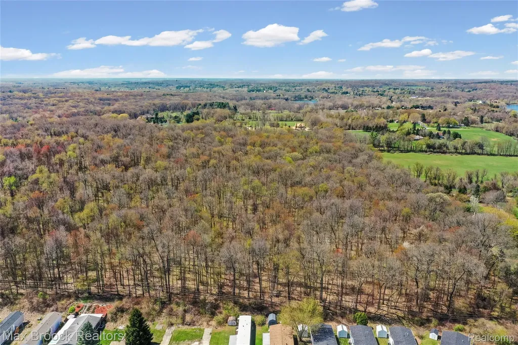0000 Blue Bird Lane Highland Charter Township MI 48357