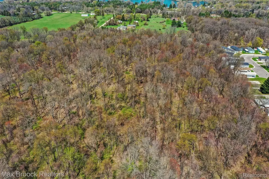 0000 Blue Bird Lane Highland Charter Township MI 48357