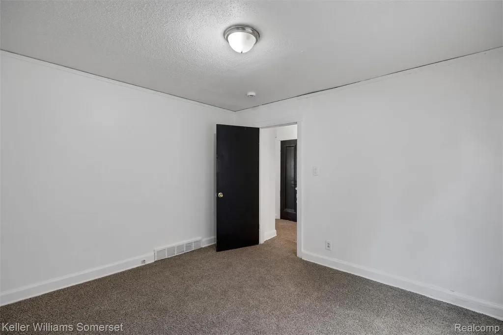 13951 Saint Marys Street Detroit City MI 48227