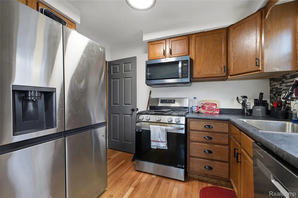20228 Washtenaw Street Harper Woods City MI 48225