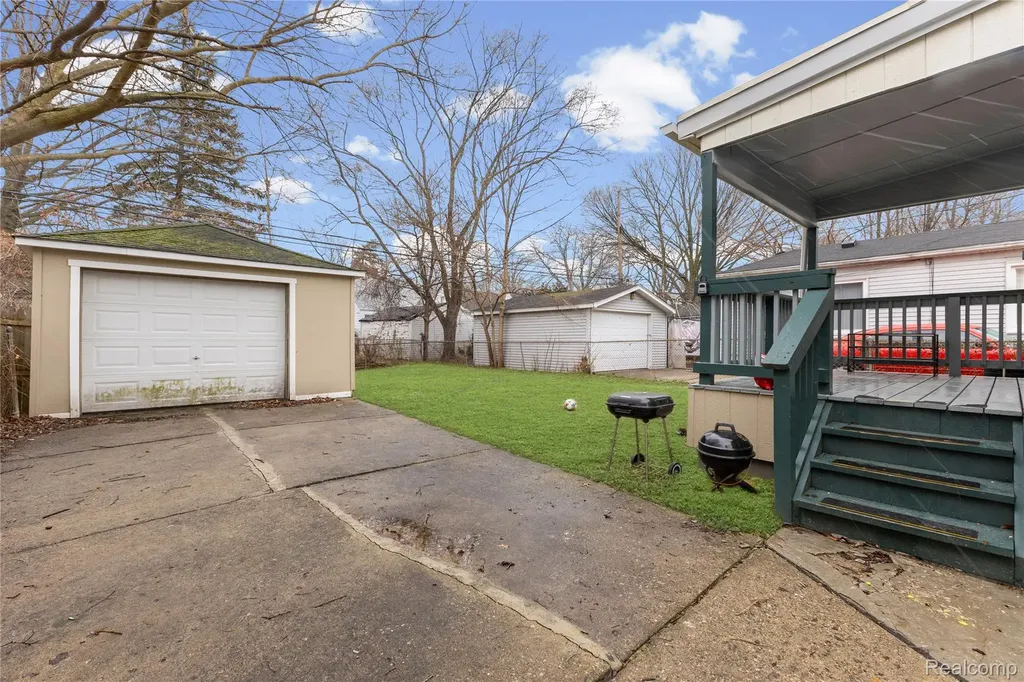 20228 Washtenaw Street Harper Woods City MI 48225