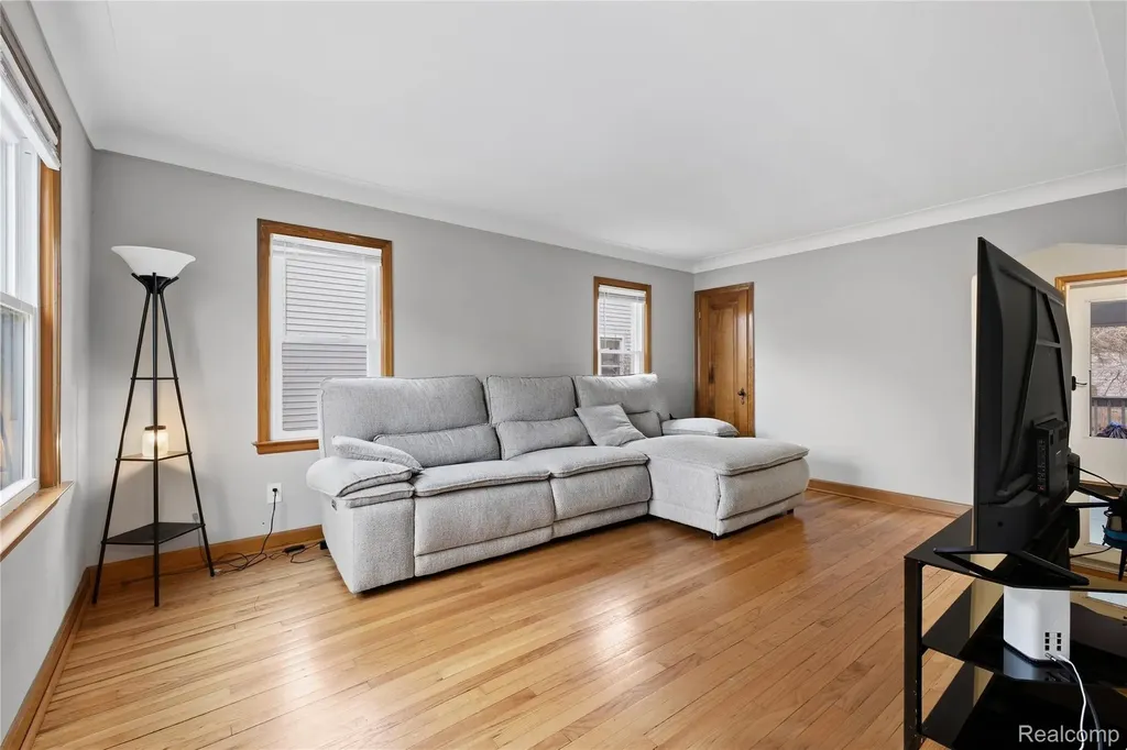 20228 Washtenaw Street Harper Woods City MI 48225