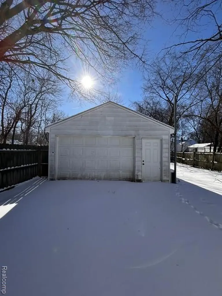 3413 Augusta Street Flint City MI 48503