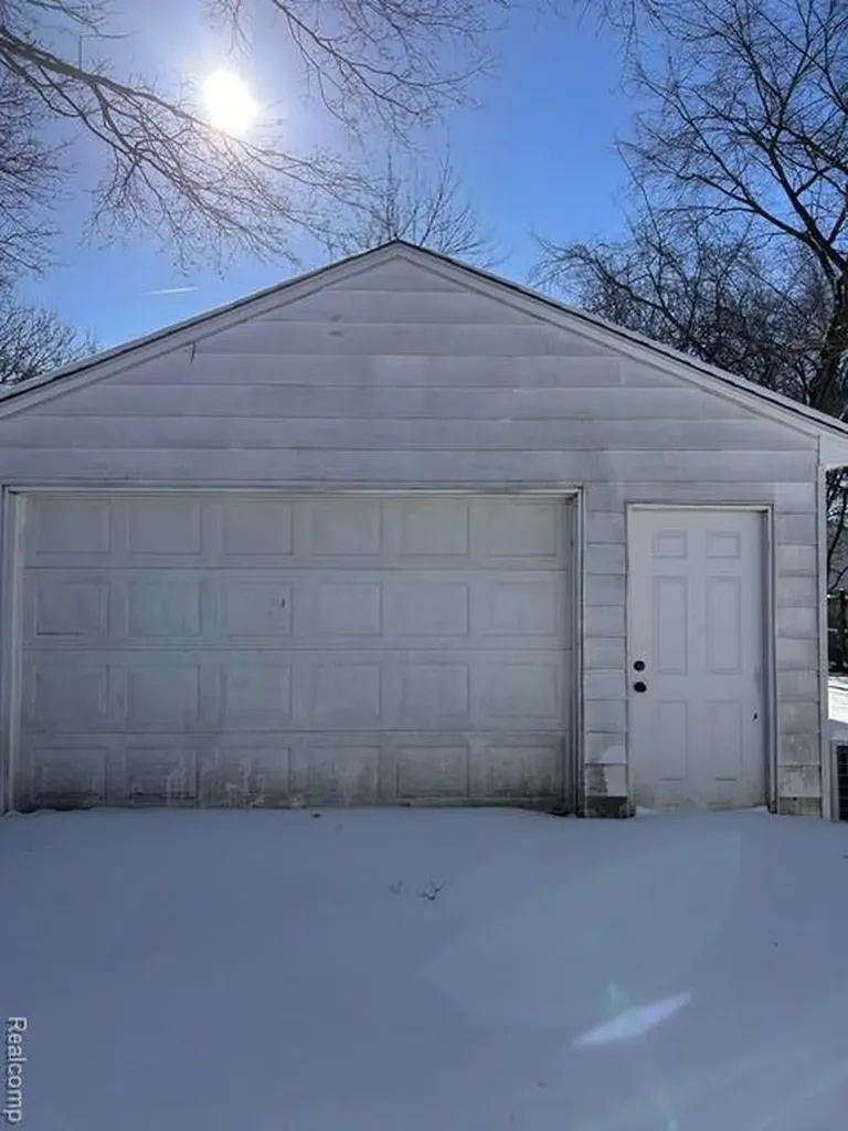 3413 Augusta Street Flint City MI 48503