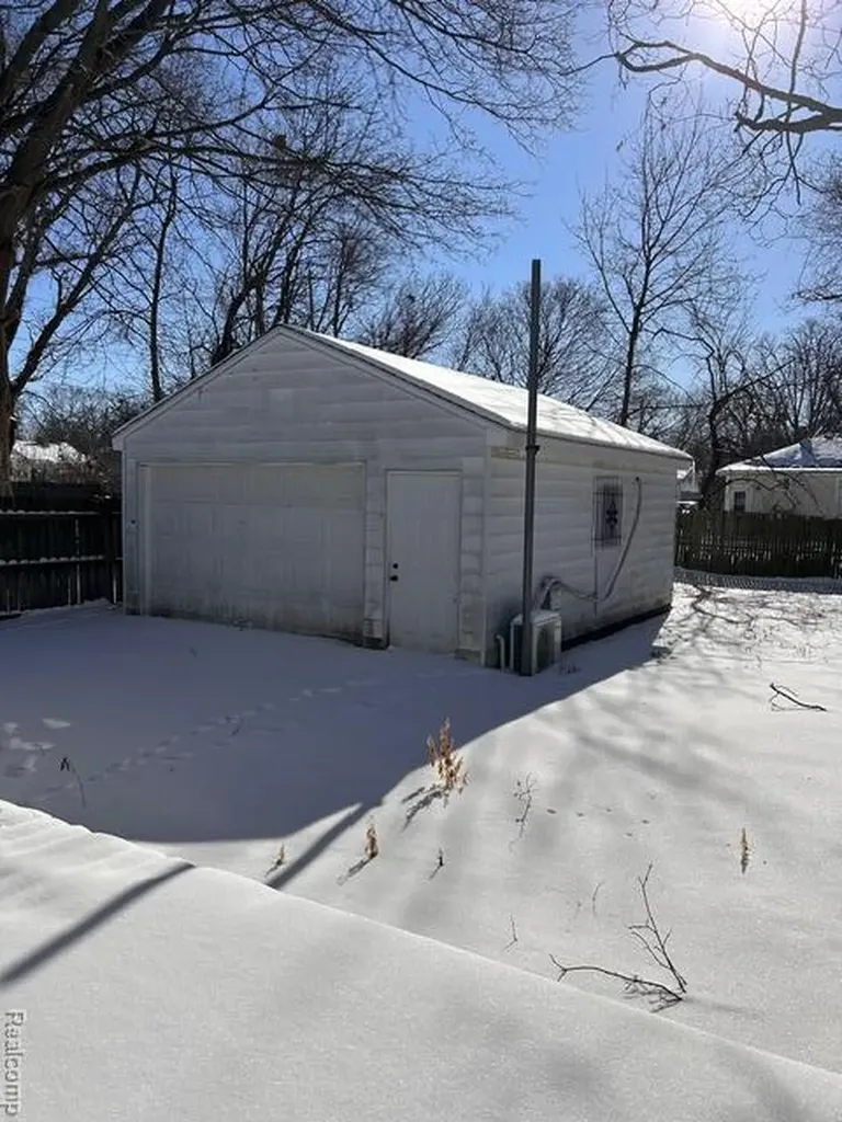 3413 Augusta Street Flint City MI 48503