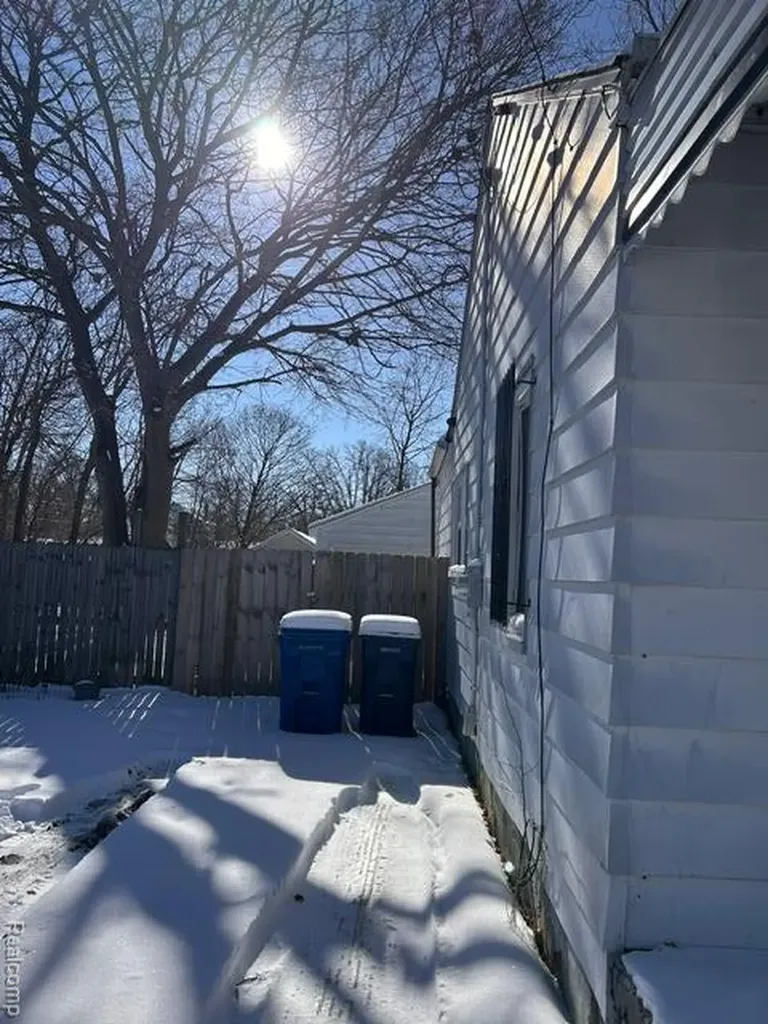 3413 Augusta Street Flint City MI 48503