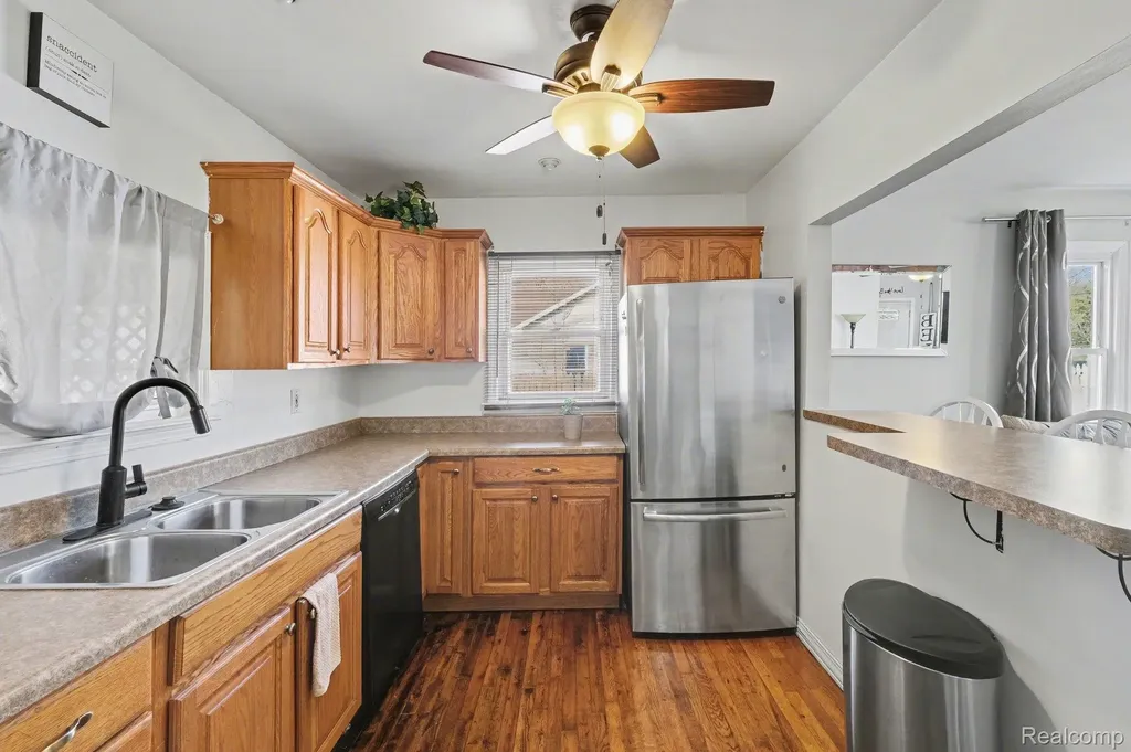 5091 W Carpenter Road Mt. Morris Township MI 48504