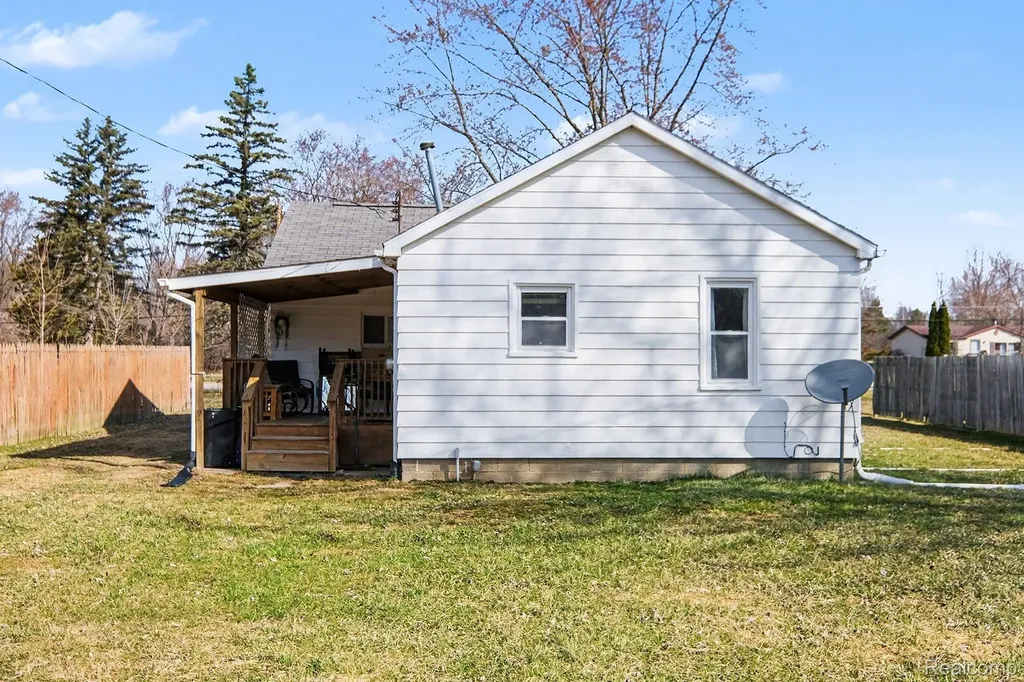 5091 W Carpenter Road Mt. Morris Township MI 48504