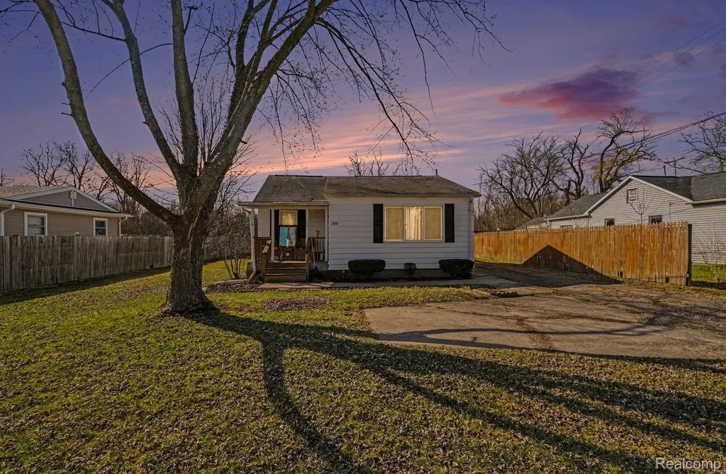 5091 W Carpenter Road Mt. Morris Township MI 48504