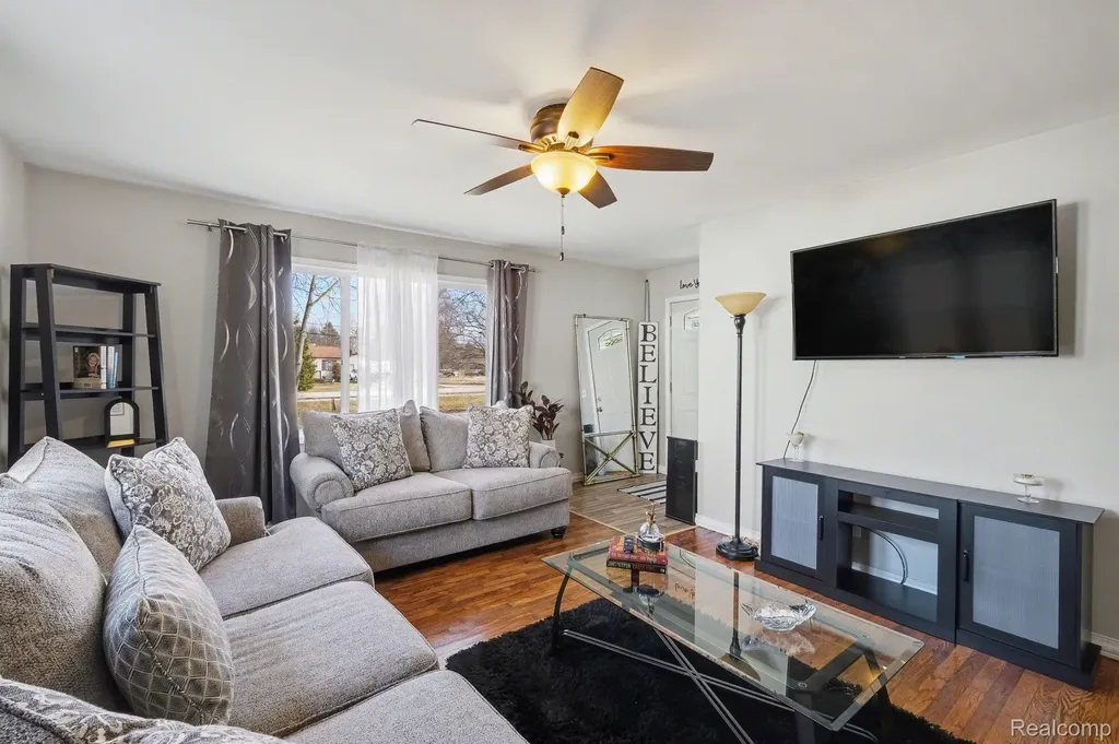 5091 W Carpenter Road Mt. Morris Township MI 48504