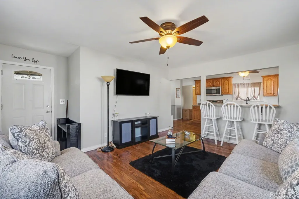 5091 W Carpenter Road Mt. Morris Township MI 48504