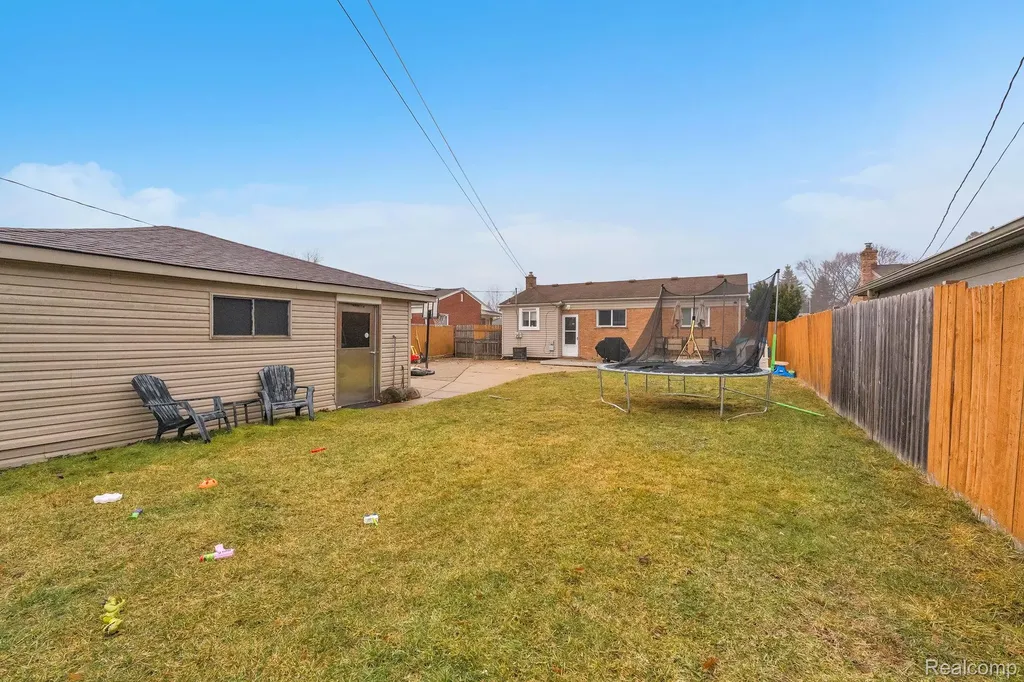 8281 Huron Street Taylor City MI 48180