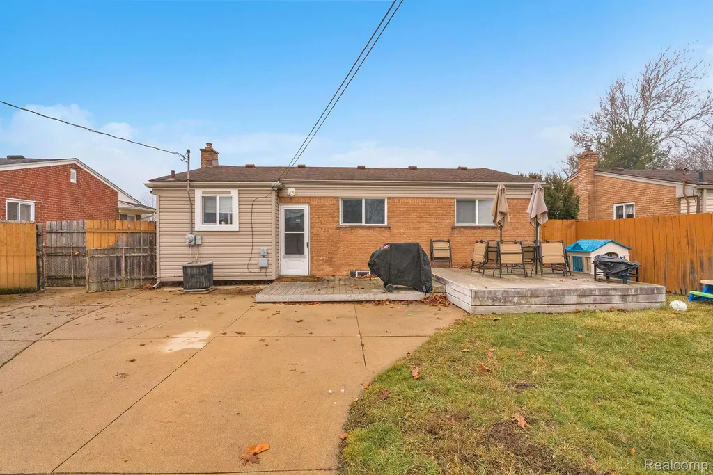 8281 Huron Street Taylor City MI 48180