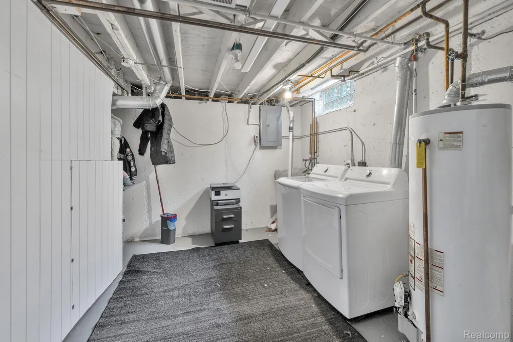 8281 Huron Street Taylor City MI 48180