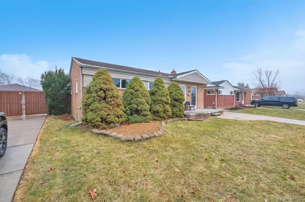 8281 Huron Street Taylor City MI 48180