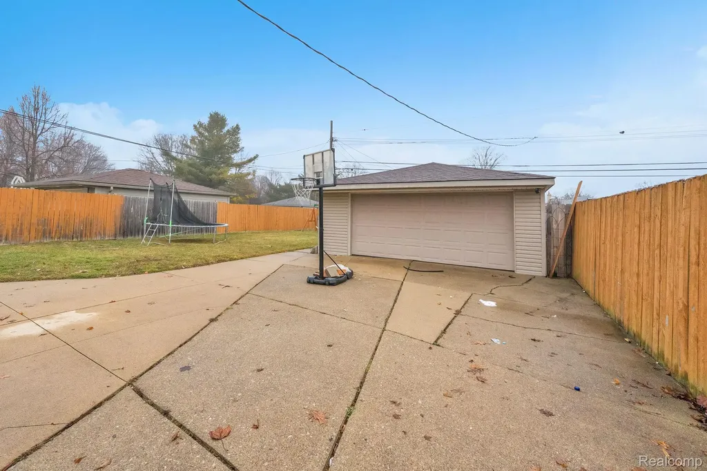 8281 Huron Street Taylor City MI 48180
