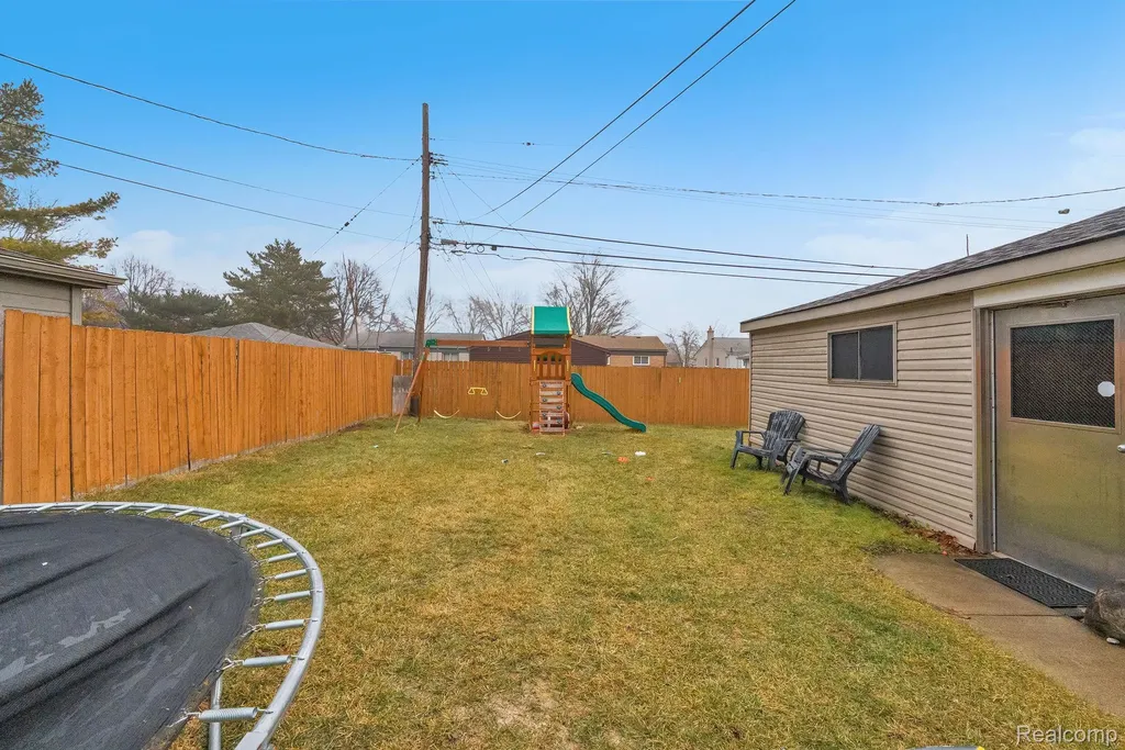 8281 Huron Street Taylor City MI 48180