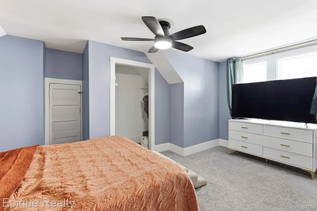 749 16th Street Port Huron City MI 48060