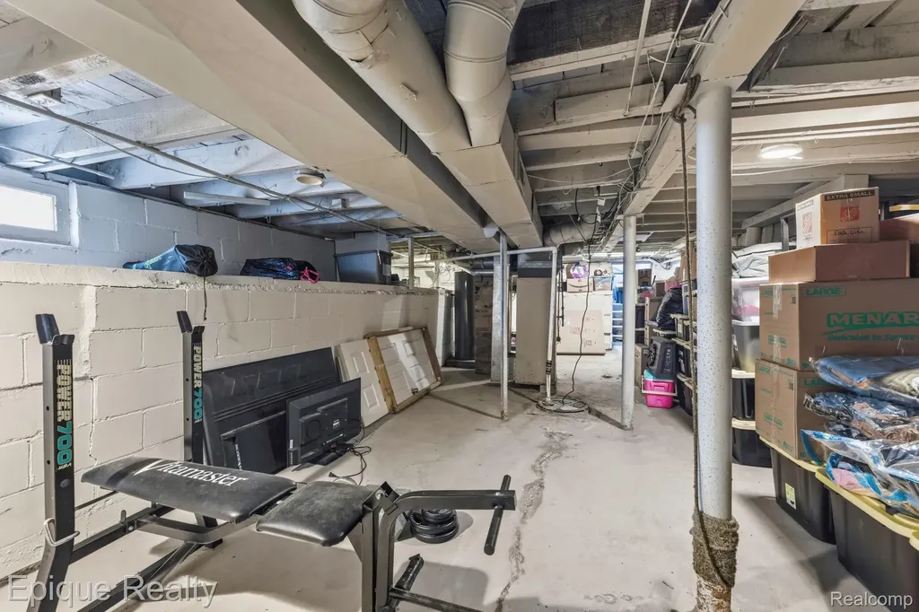 749 16th Street Port Huron City MI 48060