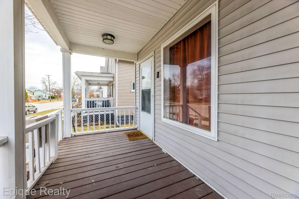 749 16th Street Port Huron City MI 48060