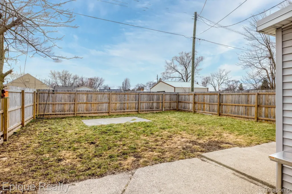 749 16th Street Port Huron City MI 48060