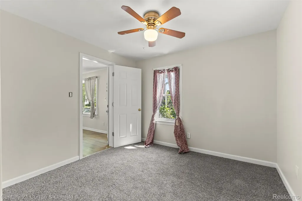 1644 Liberty Avenue Lincoln Park City MI 48146