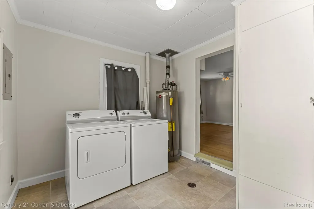 1644 Liberty Avenue Lincoln Park City MI 48146