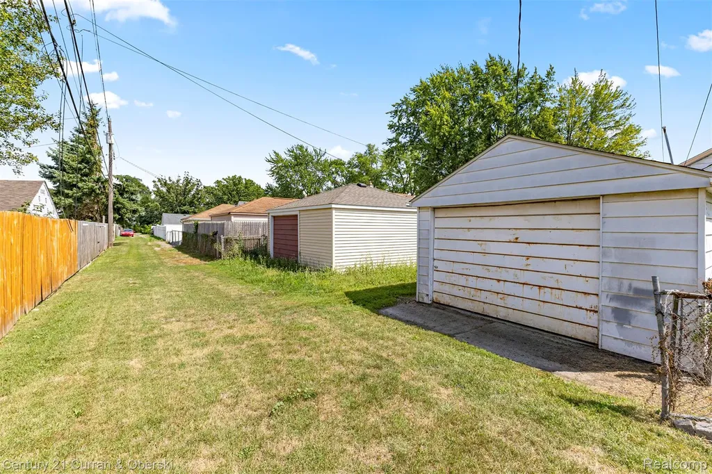 1644 Liberty Avenue Lincoln Park City MI 48146