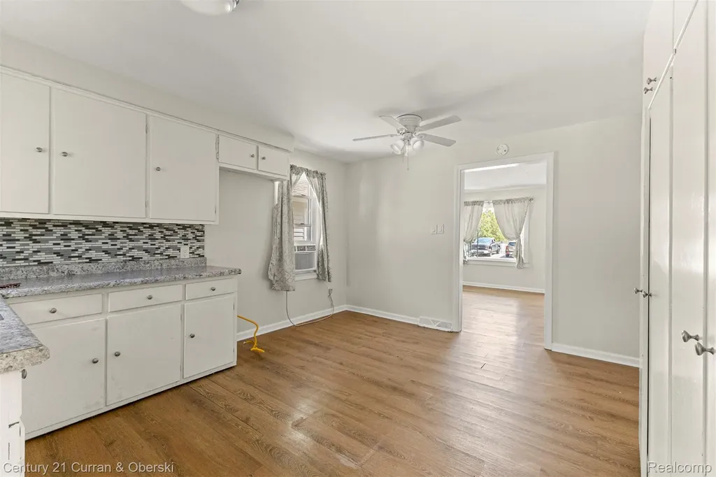 1644 Liberty Avenue Lincoln Park City MI 48146