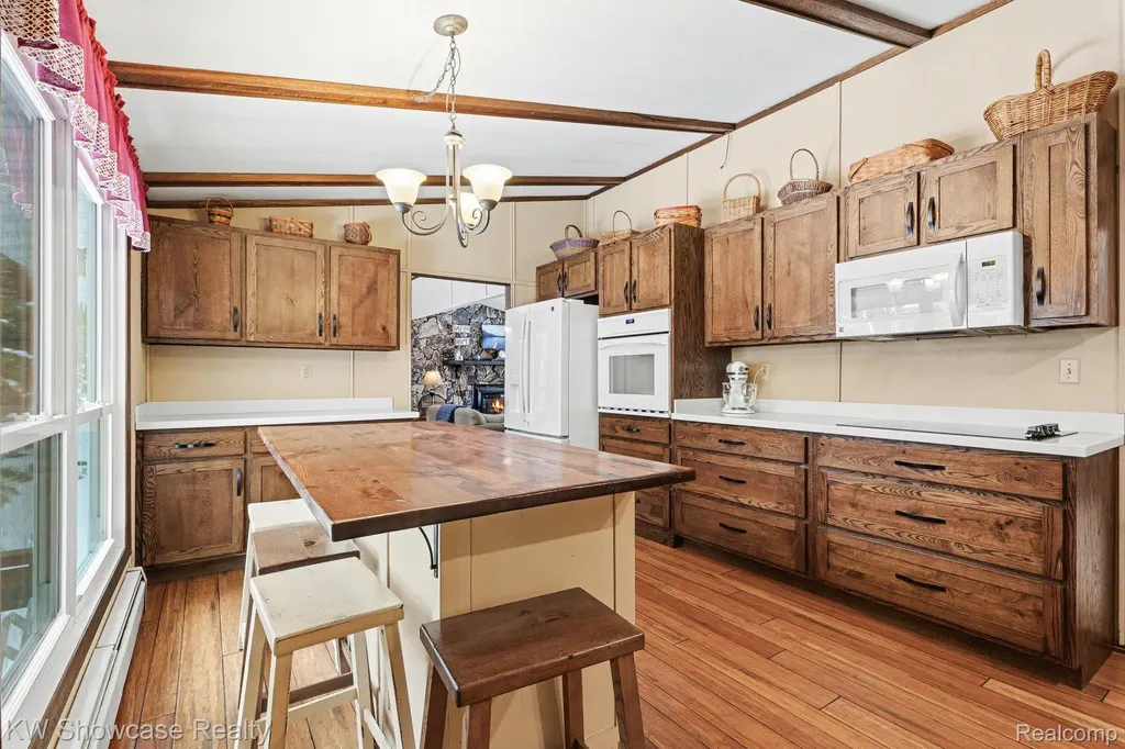 1951 Kneeland Road Comins Township MI 48621