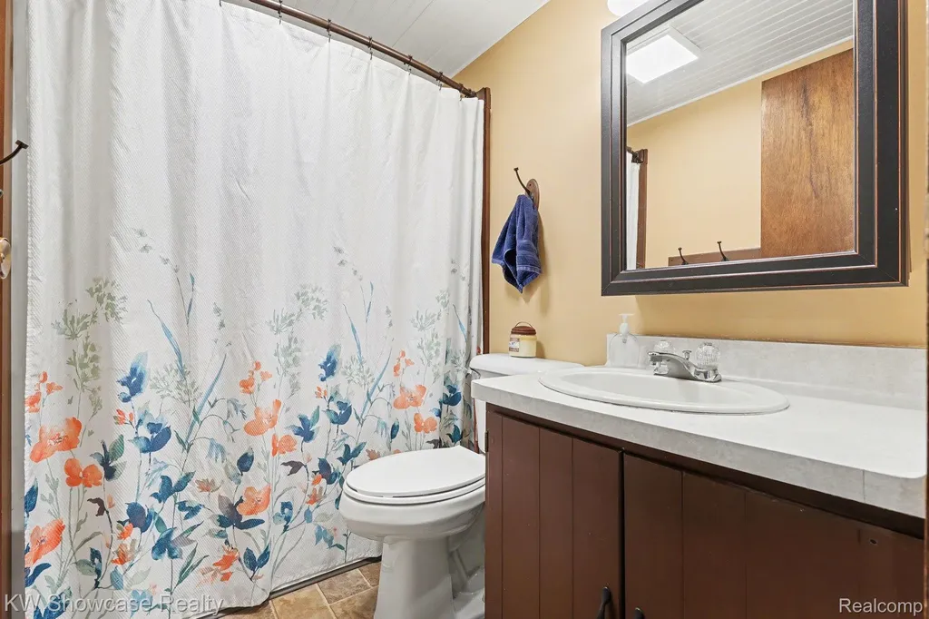 1951 Kneeland Road Comins Township MI 48621