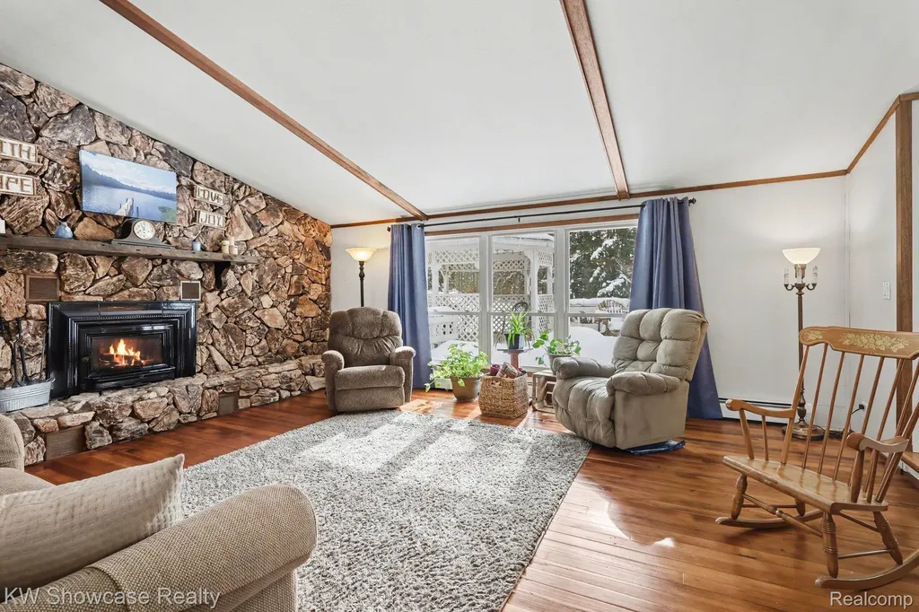 1951 Kneeland Road Comins Township MI 48621