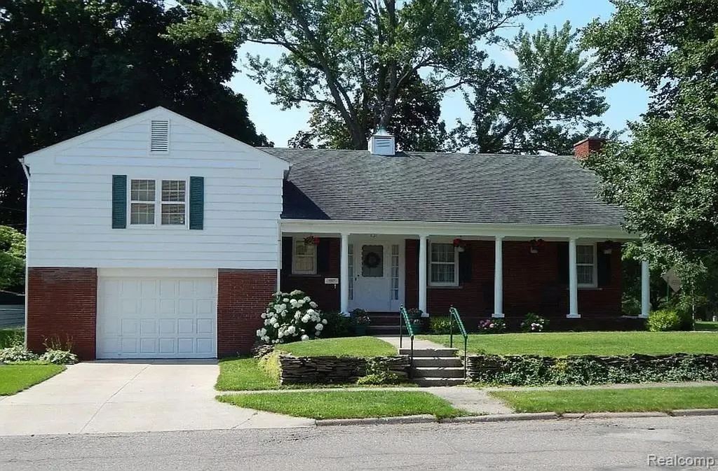101 Cottage Sturgis City MI 49091