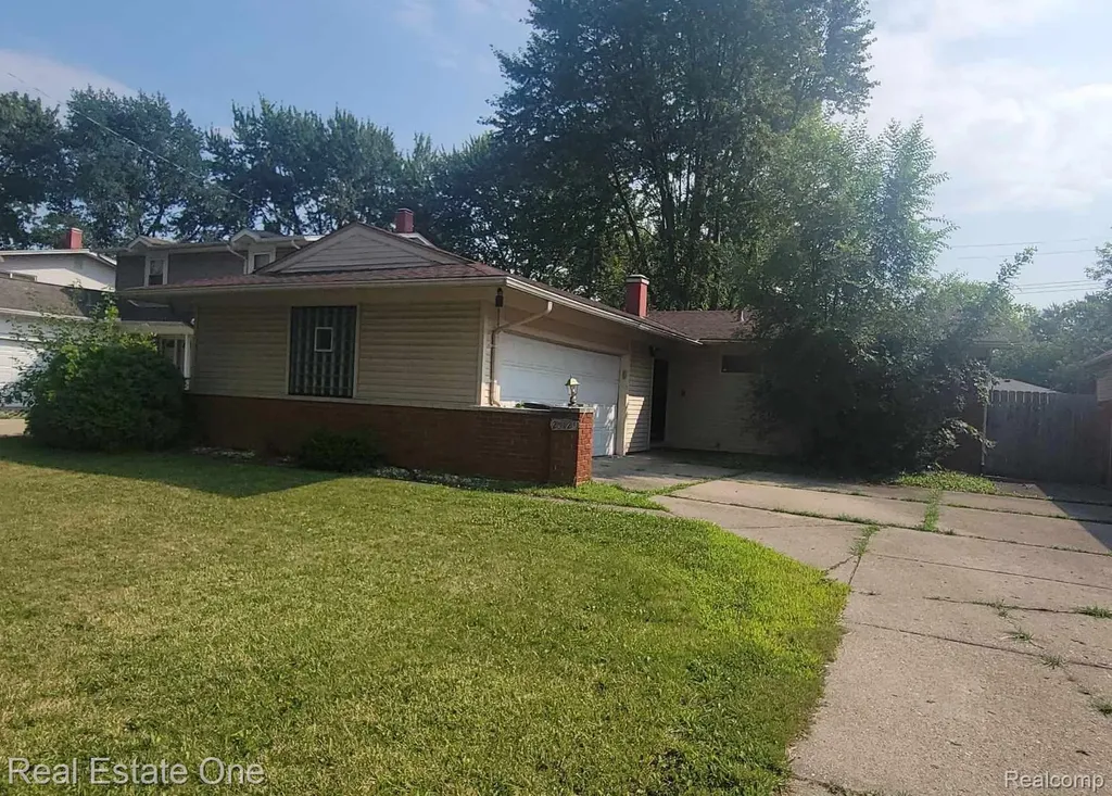 20120 Salisbury Street St. Clair Shores City MI 48080