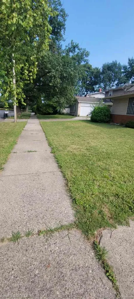 20120 Salisbury Street St. Clair Shores City MI 48080