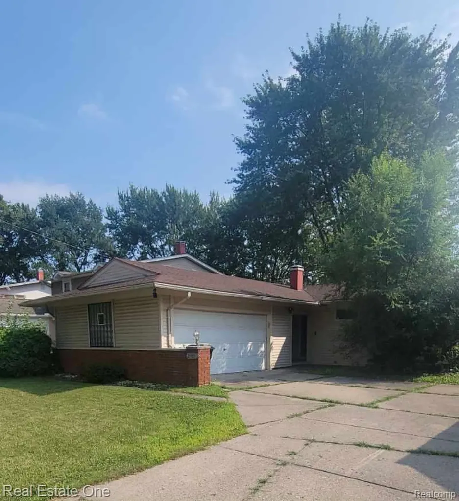 20120 Salisbury Street St. Clair Shores City MI 48080