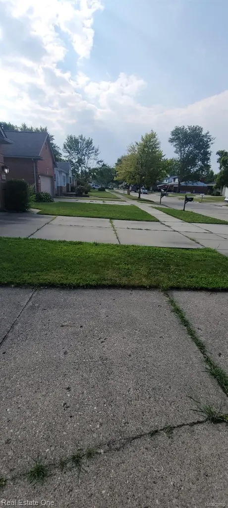 20120 Salisbury Street St. Clair Shores City MI 48080