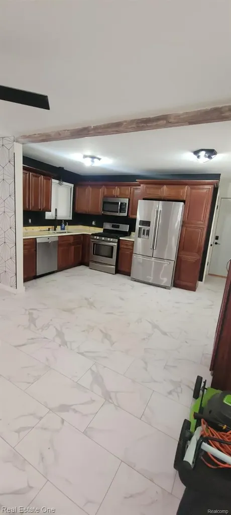 20120 Salisbury Street St. Clair Shores City MI 48080