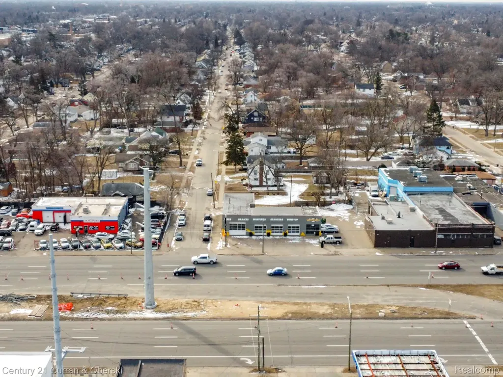 7417 W 8 Mile Road Detroit City MI 48221