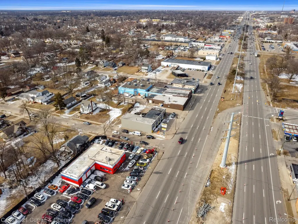 7417 W 8 Mile Road Detroit City MI 48221
