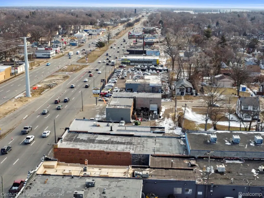 7417 W 8 Mile Road Detroit City MI 48221