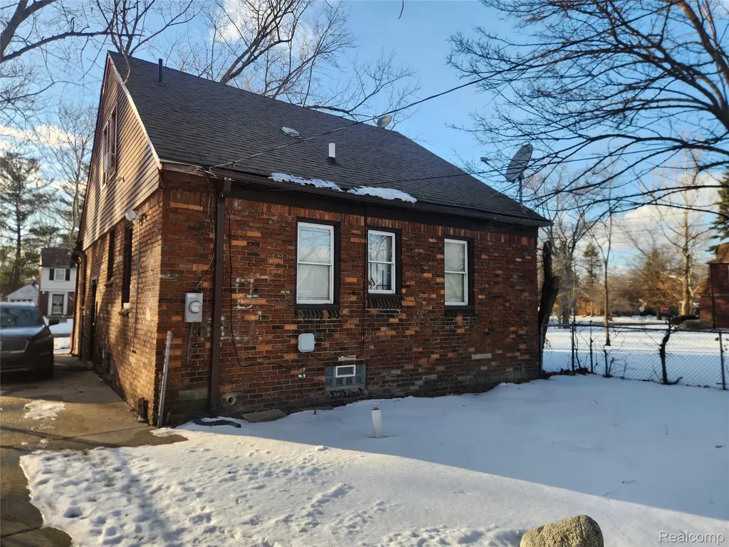 19160 Strasburg Street Detroit City MI 48205