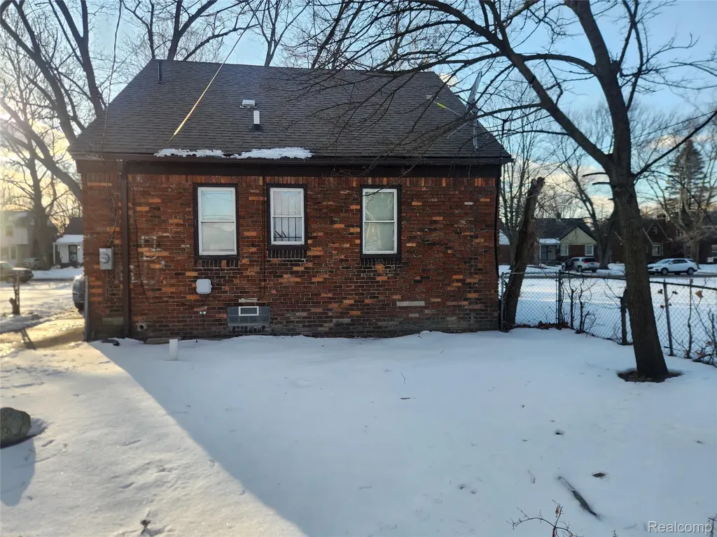 19160 Strasburg Street Detroit City MI 48205