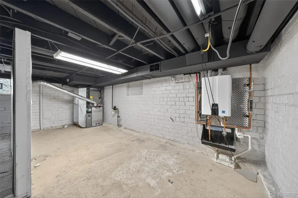 529 E Lincoln Avenue Royal Oak City MI 48067