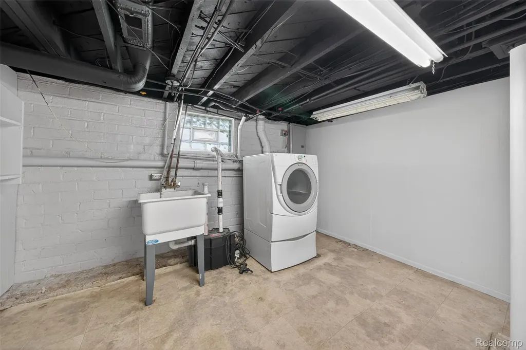 529 E Lincoln Avenue Royal Oak City MI 48067