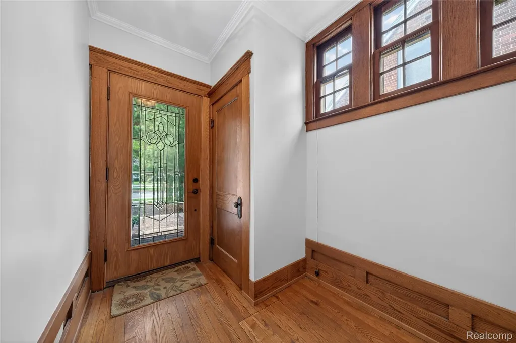 529 E Lincoln Avenue Royal Oak City MI 48067
