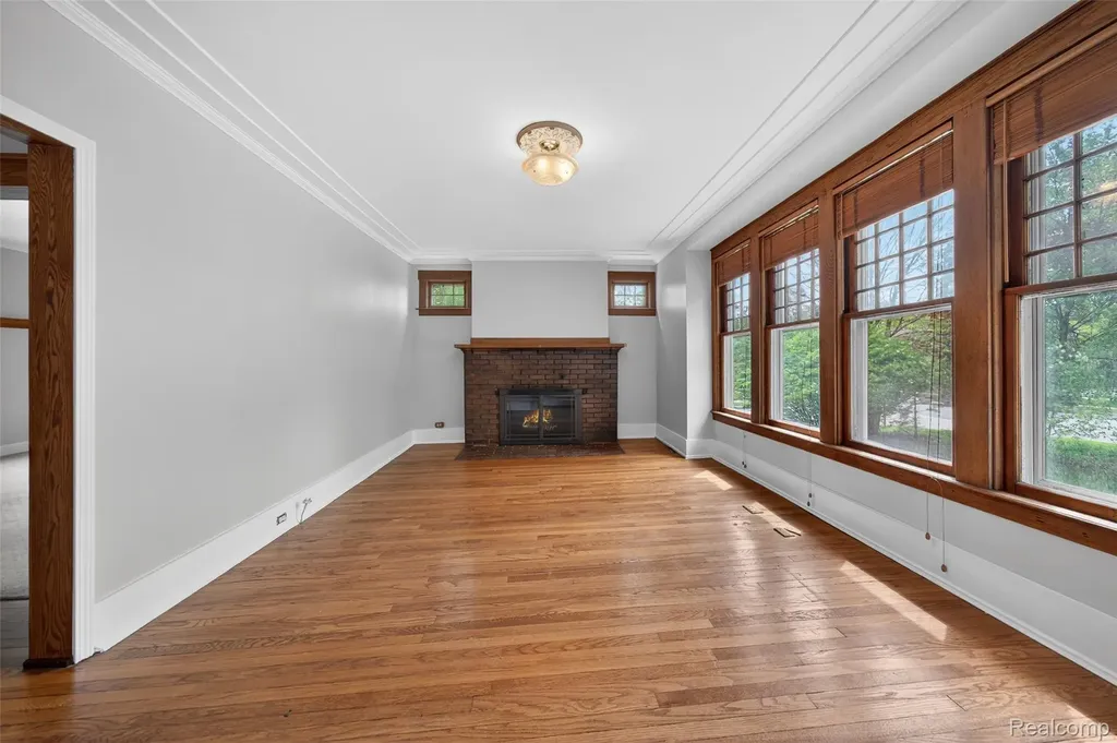 529 E Lincoln Avenue Royal Oak City MI 48067
