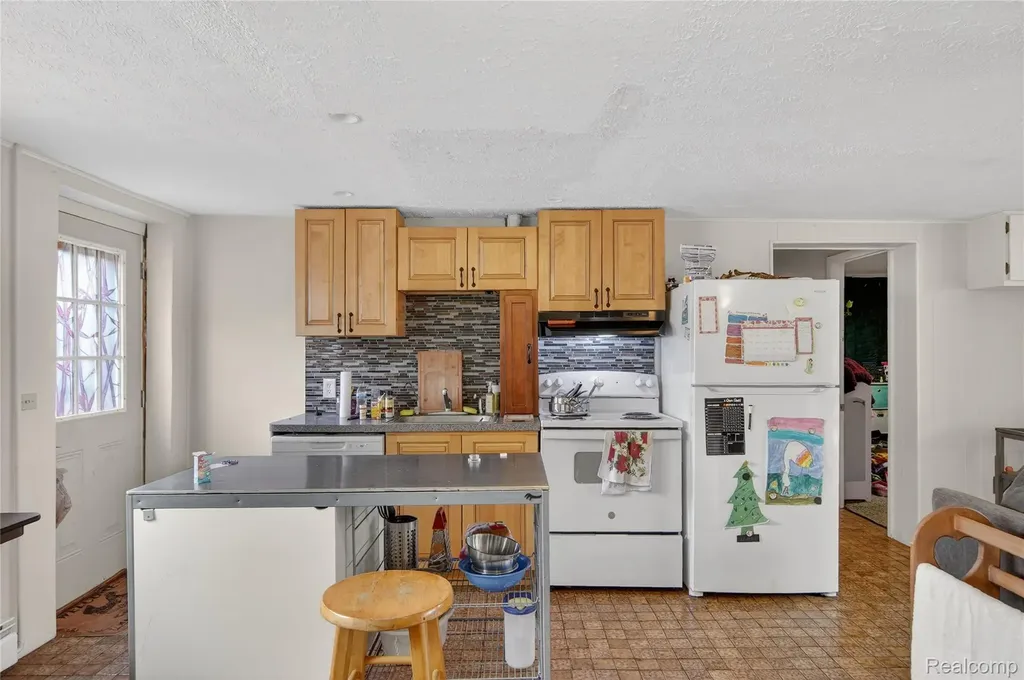 7975 Bendix Road Genoa Township MI 48114