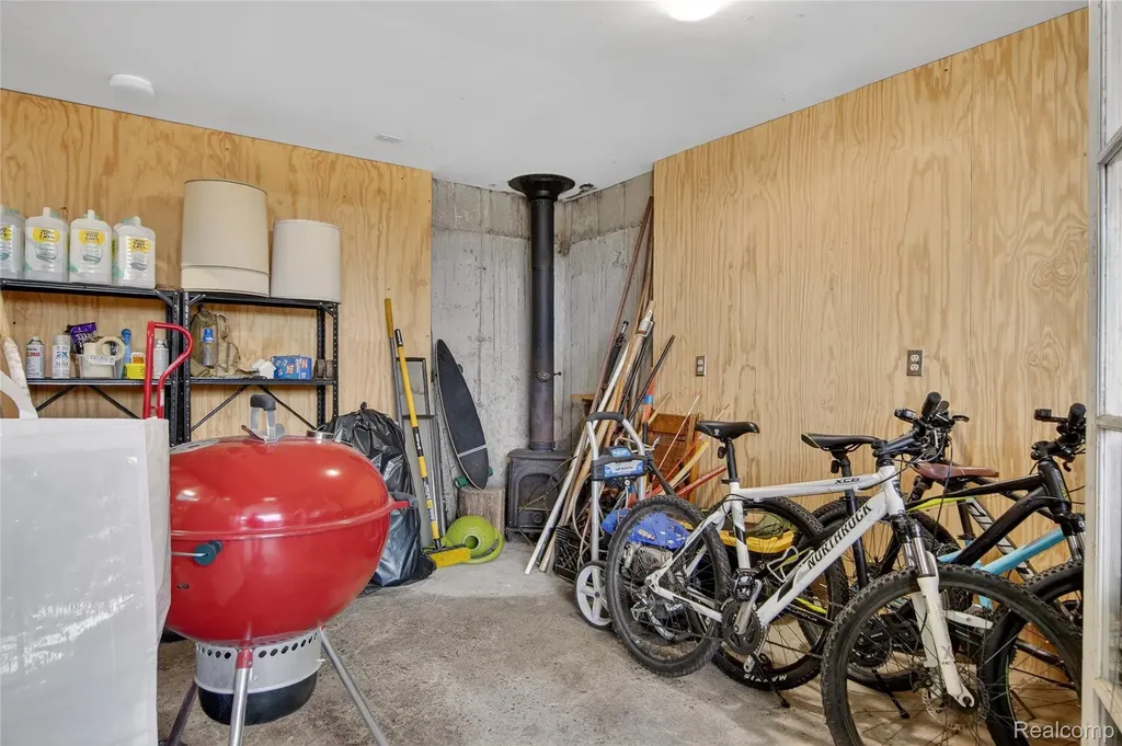 7975 Bendix Road Genoa Township MI 48114