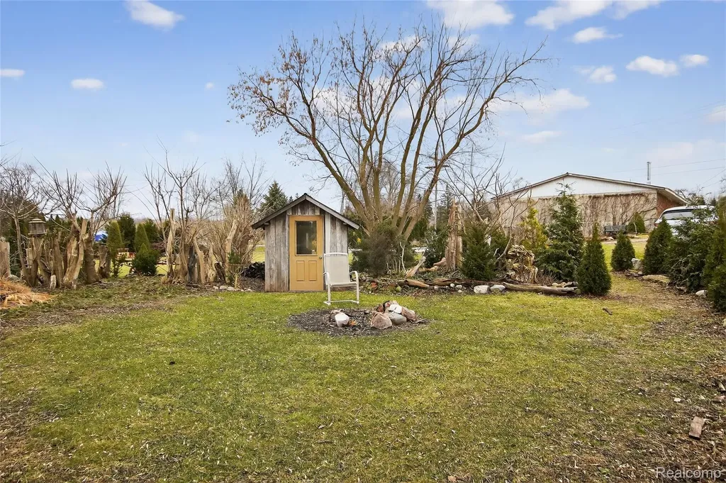 7975 Bendix Road Genoa Township MI 48114